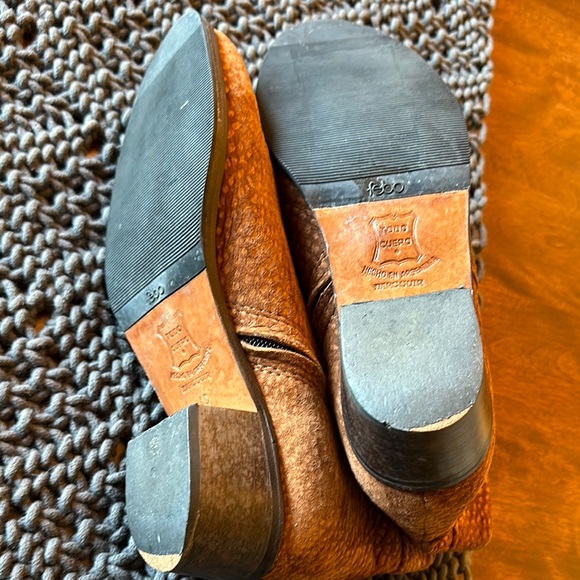 Darc Cuir made in Argentina gold/brown soft textured suede Leather Ankle Boots - Picture 8 of 9